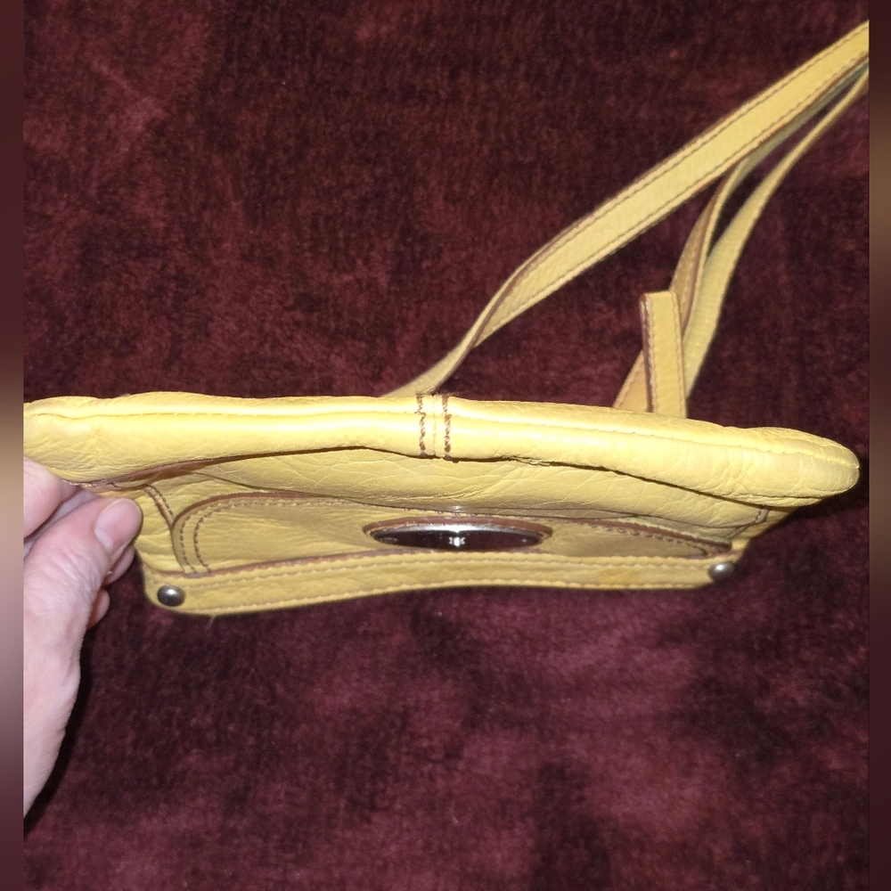 Vintage Fossil Yellow Genuine Leather Crossbody - Picture 9 of 13